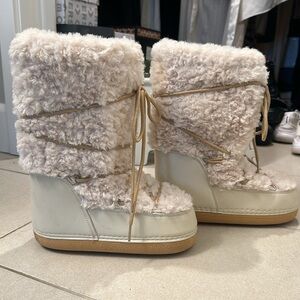 Cream fuzzy winter boots